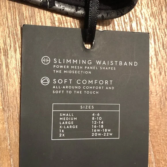 Simply Vera Vera Wang faux leather leggings in silver snake foil print - Picture 7 of 9